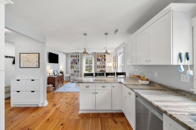15 Court St B, Groton, MA 01450