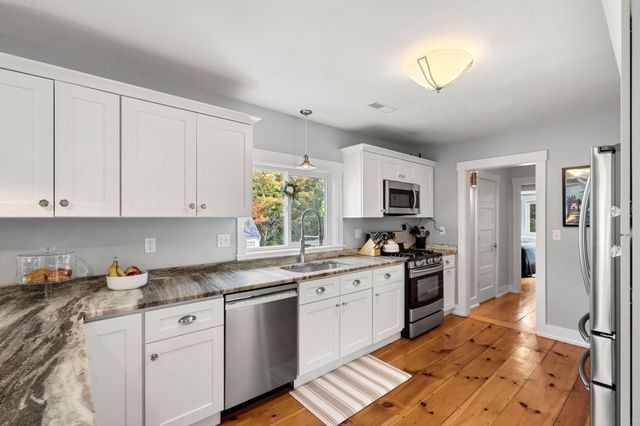 15 Court St B, Groton, MA 01450