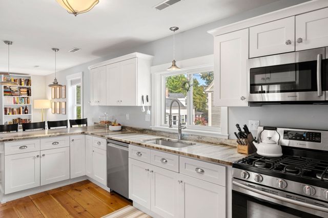 15 Court St B, Groton, MA 01450