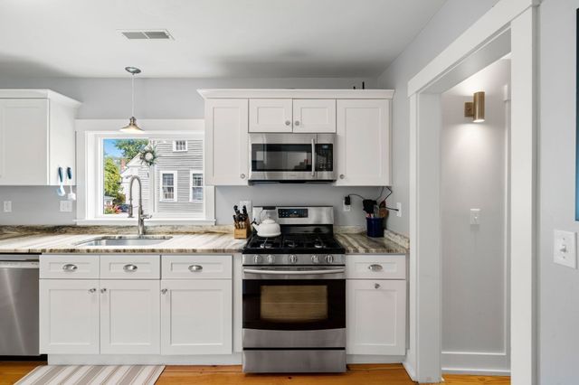 15 Court St B, Groton, MA 01450