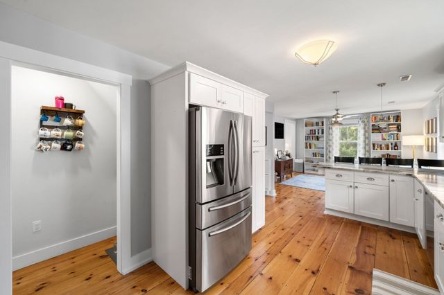 15 Court St B, Groton, MA 01450