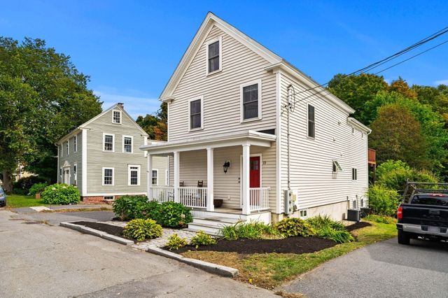 15 Court St B, Groton, MA 01450