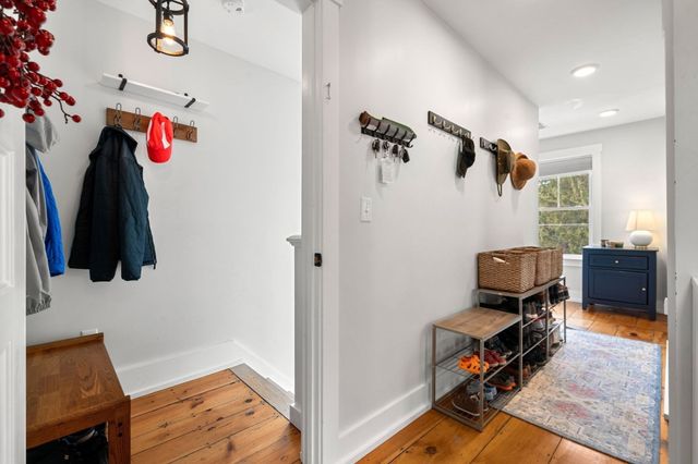15 Court St B, Groton, MA 01450