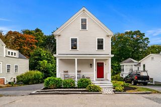 15 Court St B, Groton, MA 01450