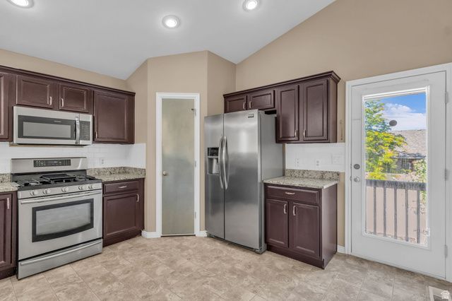 10695 S PINE GROVE WAY, South Jordan, UT 84009