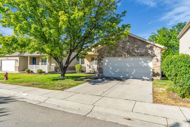10695 S PINE GROVE WAY, South Jordan, UT 84009