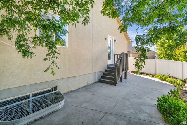 10695 S PINE GROVE WAY, South Jordan, UT 84009