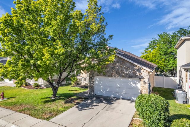 10695 S PINE GROVE WAY, South Jordan, UT 84009
