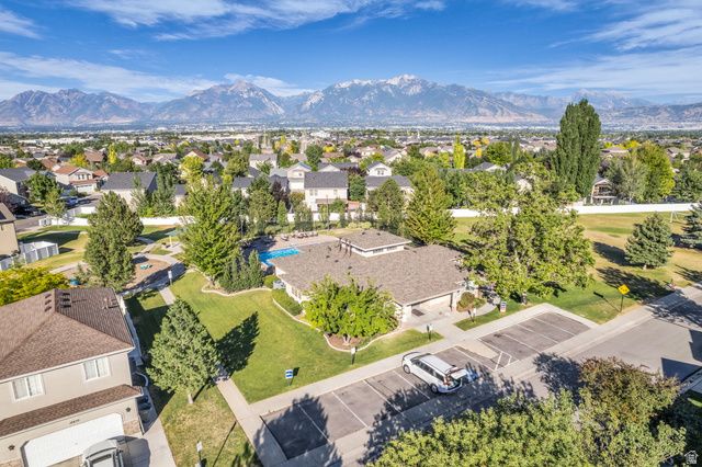 10695 S PINE GROVE WAY, South Jordan, UT 84009