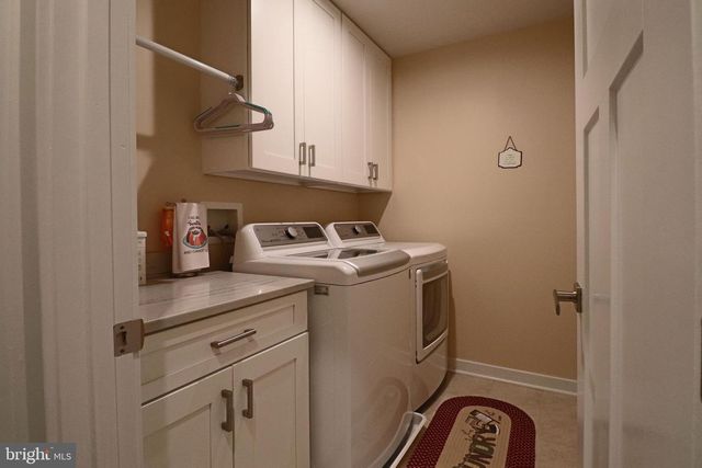 2412 AVONDALE OVERLOOK DR, Hyattsville, MD 20782