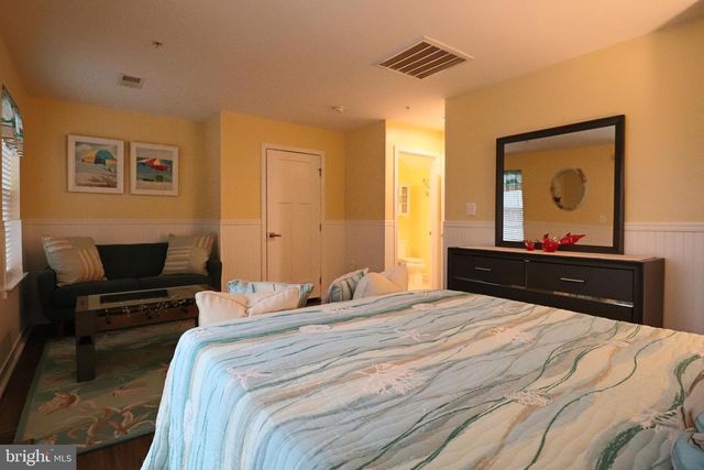 2412 AVONDALE OVERLOOK DR, Hyattsville, MD 20782