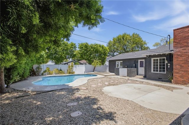 5521 Mclennan Avenue, Encino, CA 91436