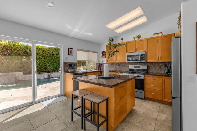 45460 Coldbrook Lane, La Quinta, CA 92253