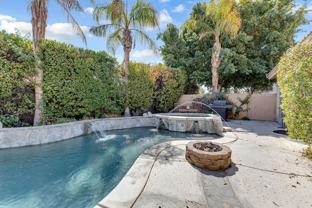45460 Coldbrook Lane, La Quinta, CA 92253