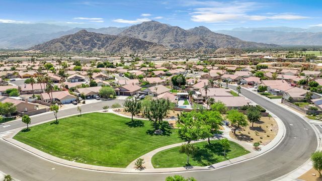 45460 Coldbrook Lane, La Quinta, CA 92253