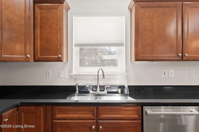 10700 Tall Tree Ct, Louisville, KY 40241