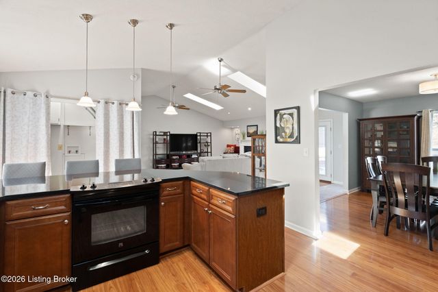 10700 Tall Tree Ct, Louisville, KY 40241