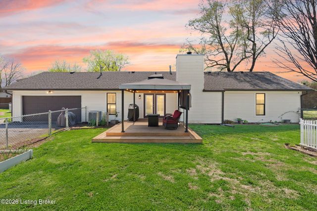 10700 Tall Tree Ct, Louisville, KY 40241