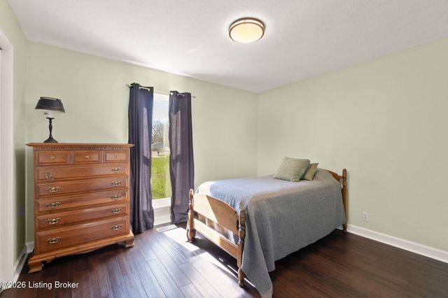 10700 Tall Tree Ct, Louisville, KY 40241