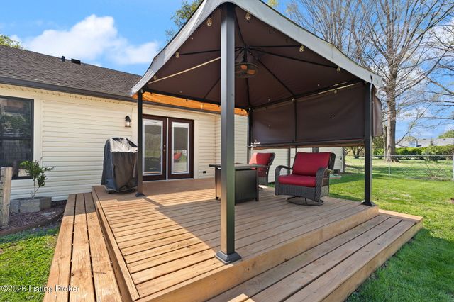 10700 Tall Tree Ct, Louisville, KY 40241