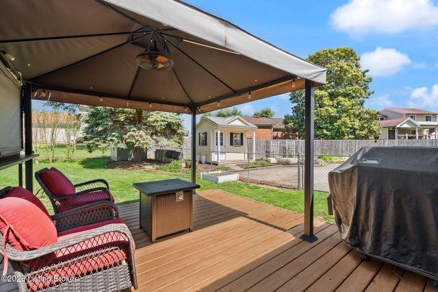 10700 Tall Tree Ct, Louisville, KY 40241