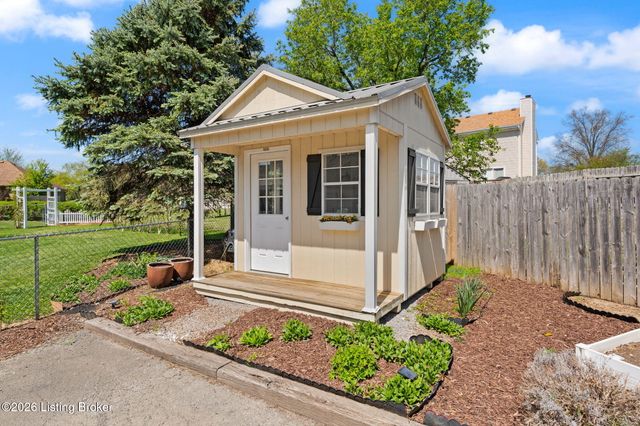 10700 Tall Tree Ct, Louisville, KY 40241