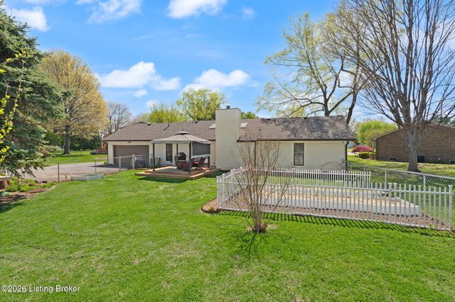 10700 Tall Tree Ct, Louisville, KY 40241