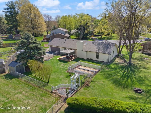 10700 Tall Tree Ct, Louisville, KY 40241