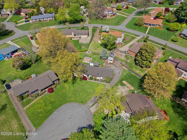 10700 Tall Tree Ct, Louisville, KY 40241