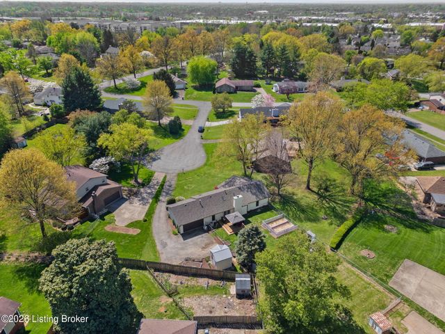 10700 Tall Tree Ct, Louisville, KY 40241