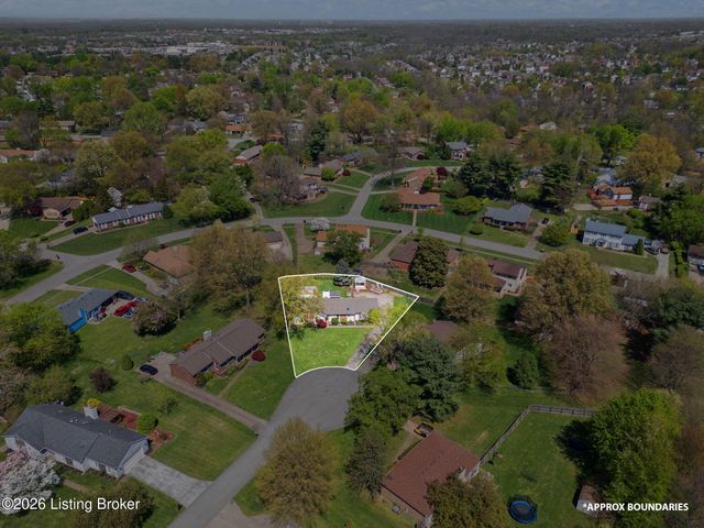 10700 Tall Tree Ct, Louisville, KY 40241