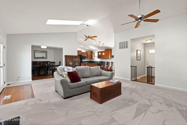 10700 Tall Tree Ct, Louisville, KY 40241