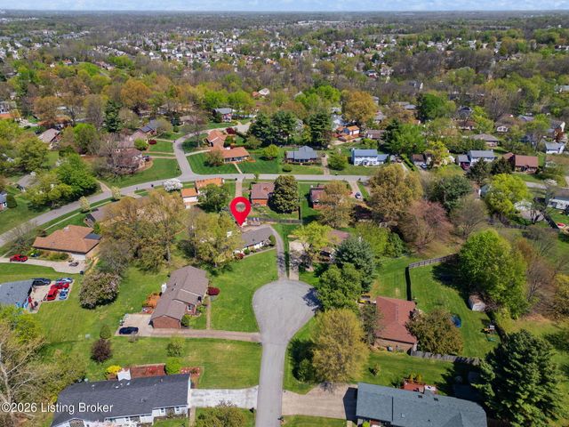 10700 Tall Tree Ct, Louisville, KY 40241