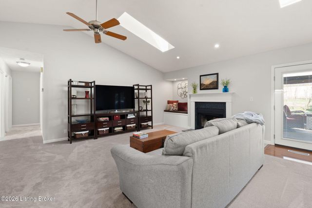 10700 Tall Tree Ct, Louisville, KY 40241