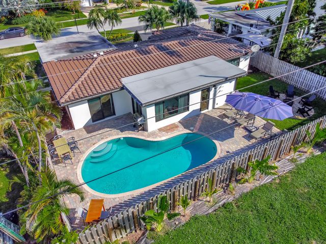 908 SE 16th Street, Deerfield Beach, FL 33441