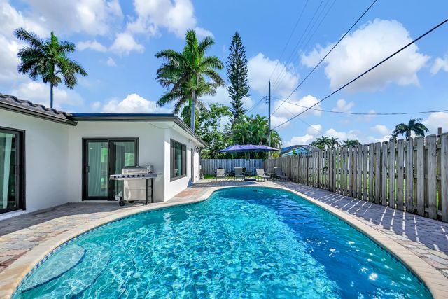 908 SE 16th Street, Deerfield Beach, FL 33441