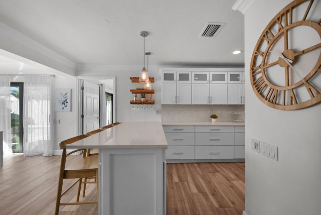 908 SE 16th Street, Deerfield Beach, FL 33441