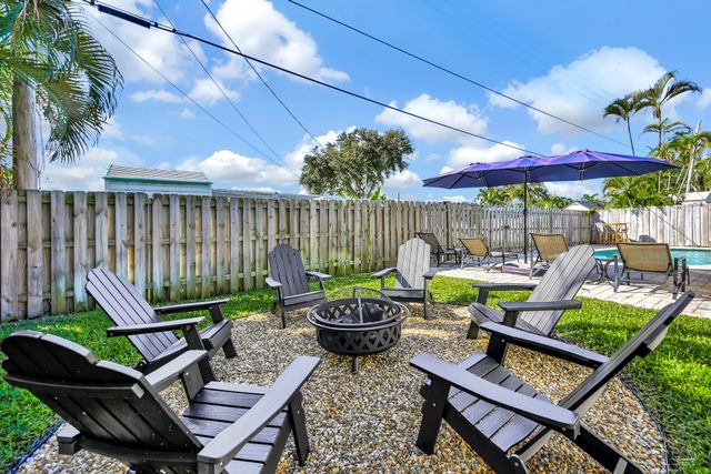 908 SE 16th Street, Deerfield Beach, FL 33441