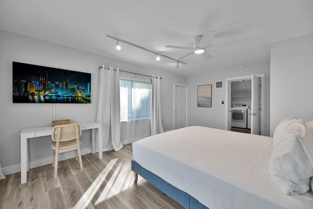 908 SE 16th Street, Deerfield Beach, FL 33441