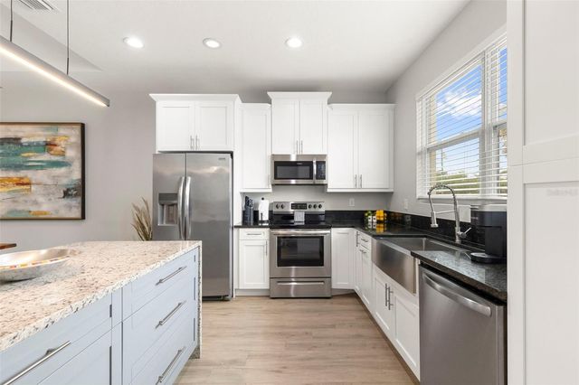 510 E LIME STREET, Tarpon Springs, FL 34689