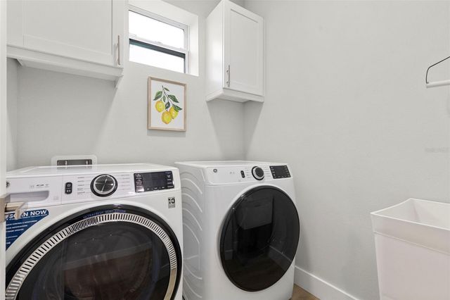 510 E LIME STREET, Tarpon Springs, FL 34689