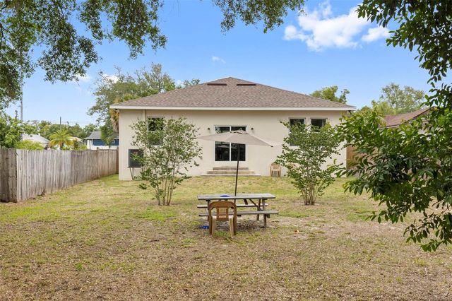 510 E LIME STREET, Tarpon Springs, FL 34689