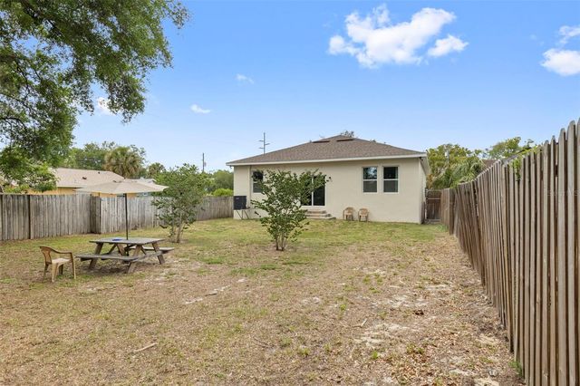 510 E LIME STREET, Tarpon Springs, FL 34689