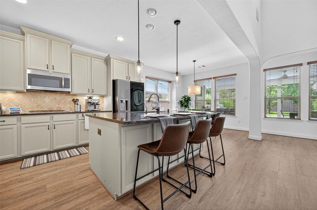 15 Garden Path Place, Tomball, TX 77375