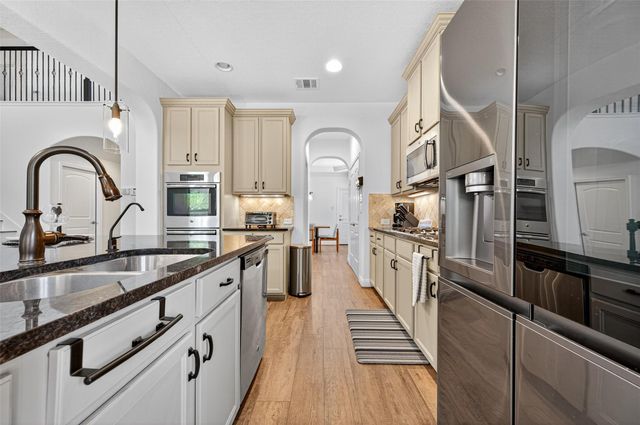 15 Garden Path Place, Tomball, TX 77375