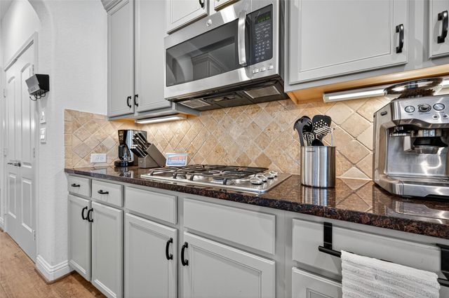 15 Garden Path Place, Tomball, TX 77375