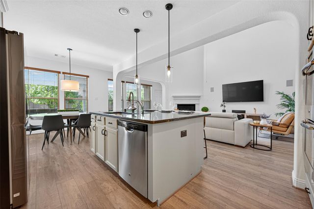 15 Garden Path Place, Tomball, TX 77375