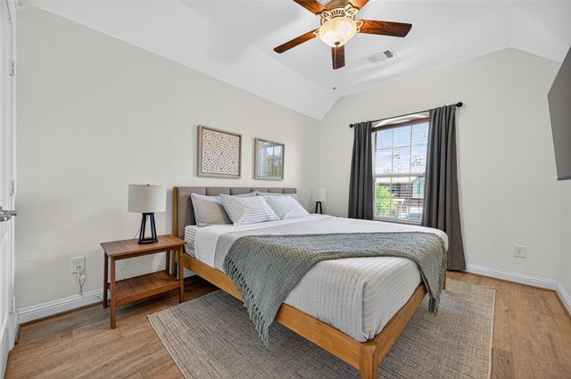 15 Garden Path Place, Tomball, TX 77375