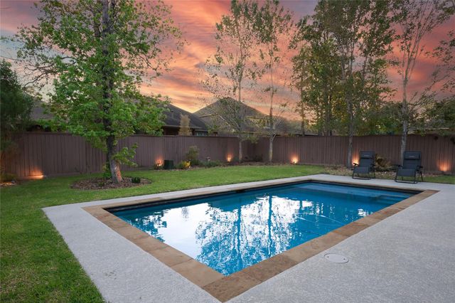 15 Garden Path Place, Tomball, TX 77375