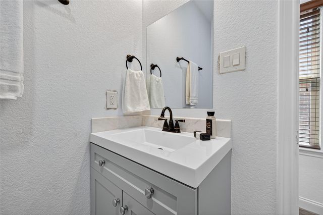 15 Garden Path Place, Tomball, TX 77375